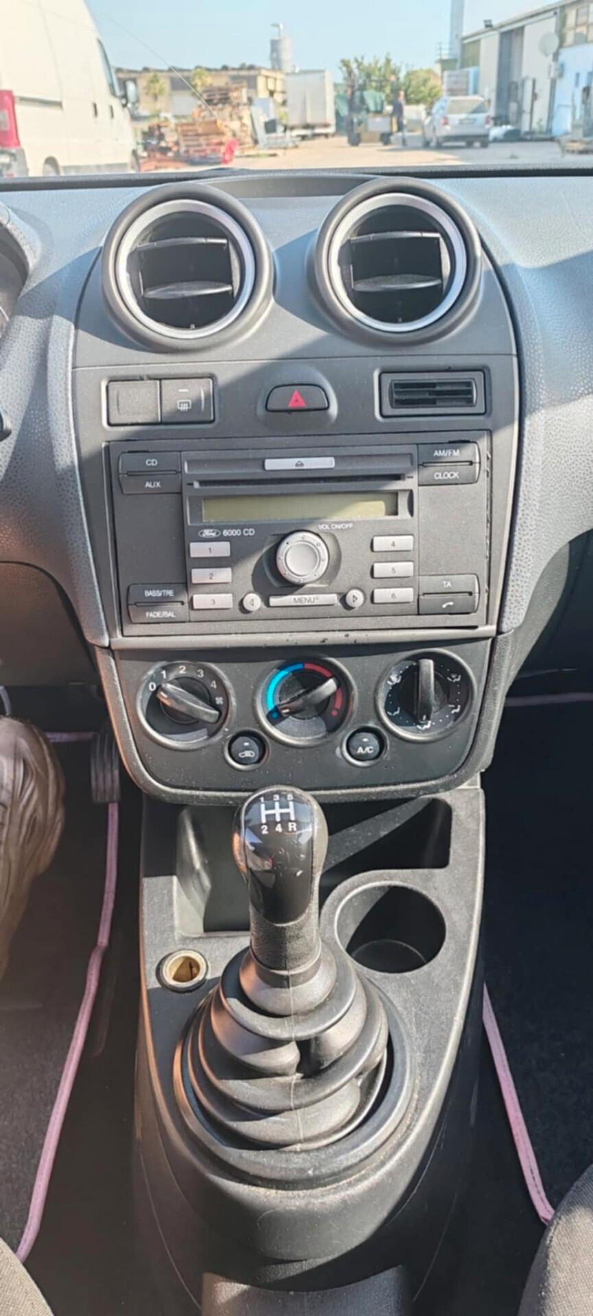 Ford Fiesta 1.4 TDCi 3p. Titanium