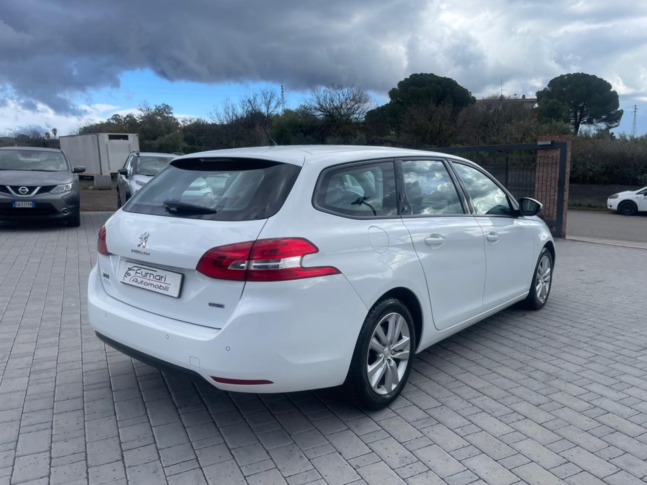 Peugeot 308 BlueHDi 100 S&S Business