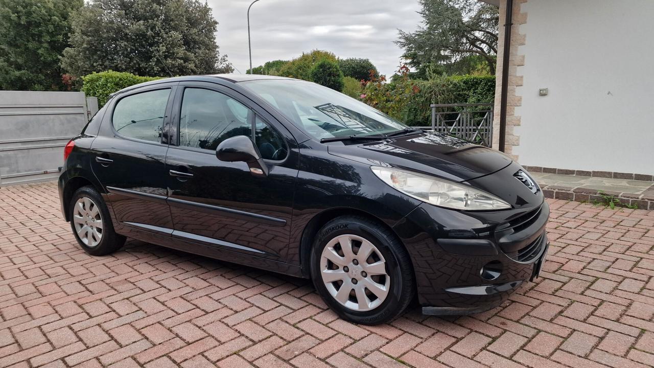 Peugeot 207 1.4 8V 75CV 5p. X Line ECO GPL