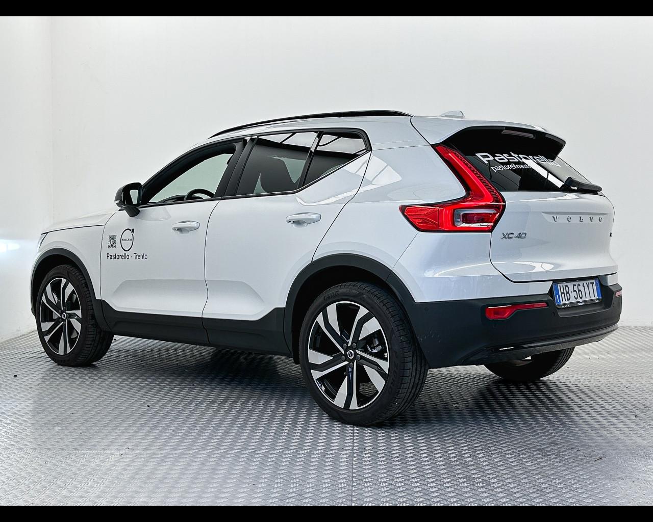 VOLVO XC40 Plus Dark B4 AUT