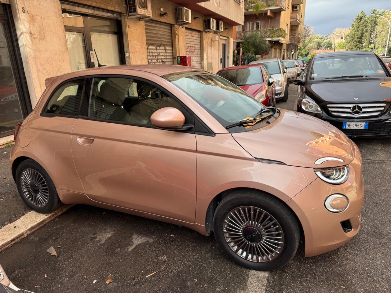 Fiat 500 500e Berlina 42 kWh Icon Led sensori parcheggio