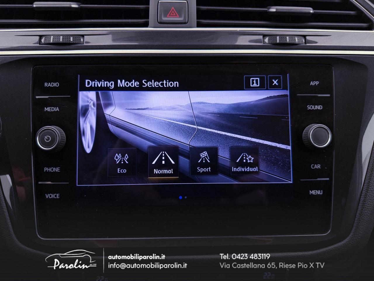 Volkswagen Tiguan 1.6 tdi Sport R-Line LED-CarPlay-19''