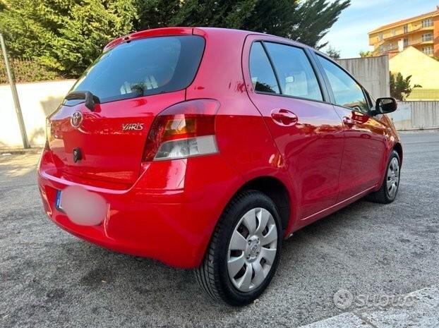 Toyota Yaris 1.0 5 ideale per neo patentati