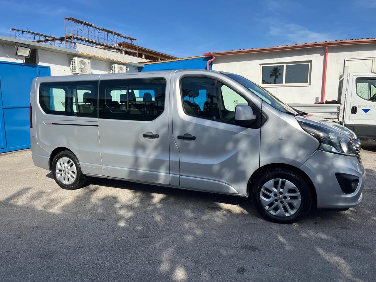 Opel vivaro combi/9 posti-1.6 bit.d-2015