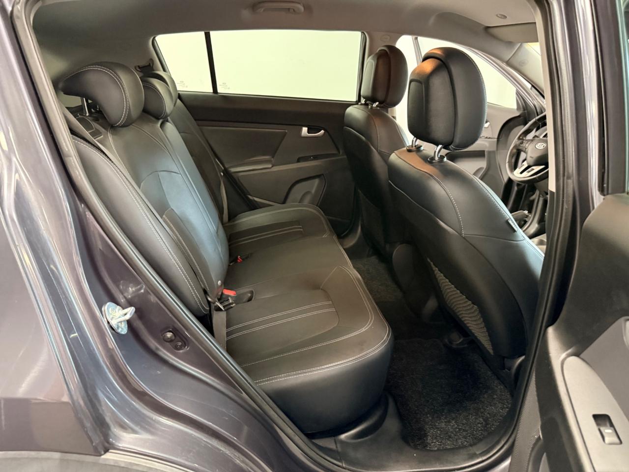Kia Sportage 1.7 CRDI VGT 2WD high tech