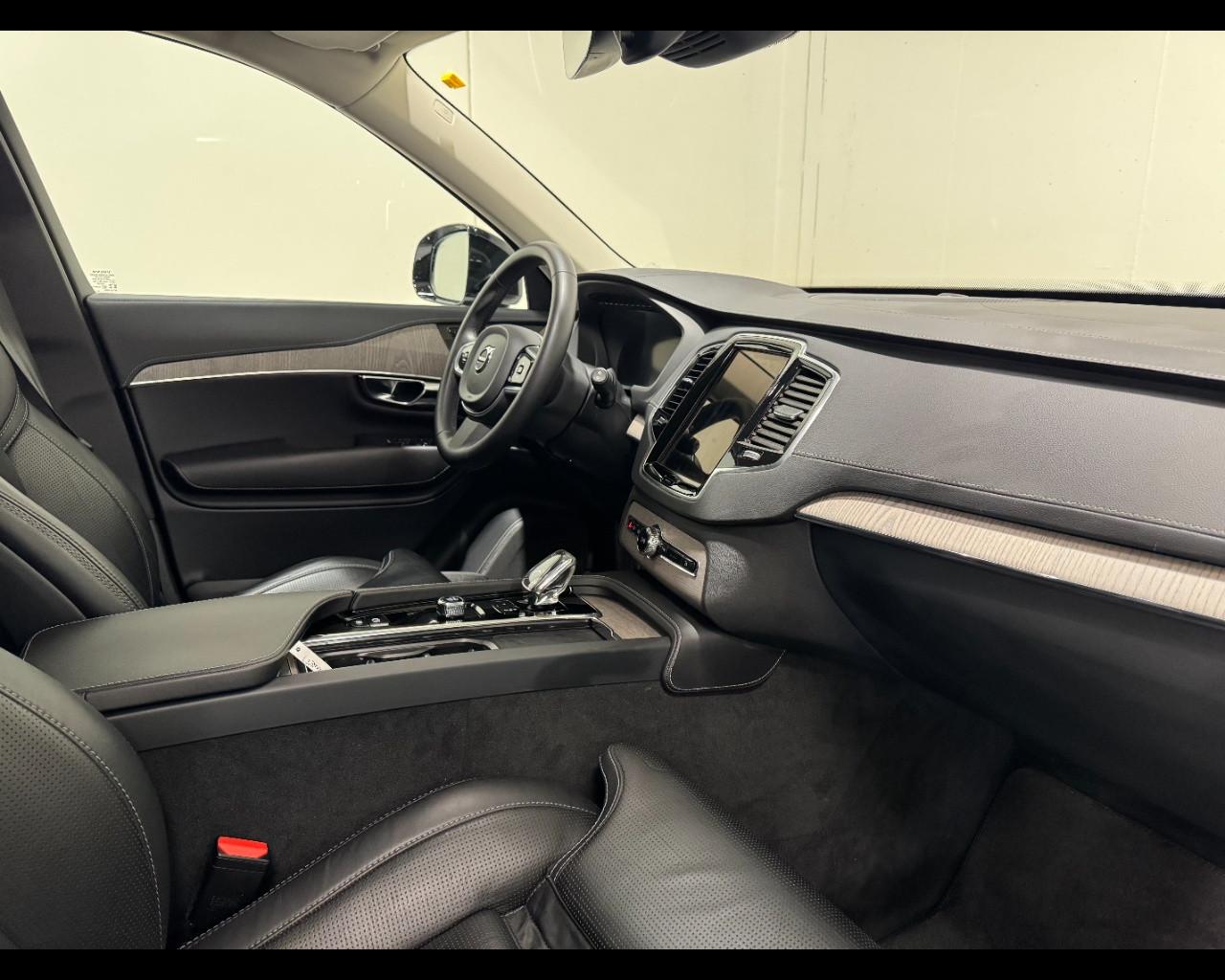 VOLVO XC90 B5 AUTO PLUS DARK