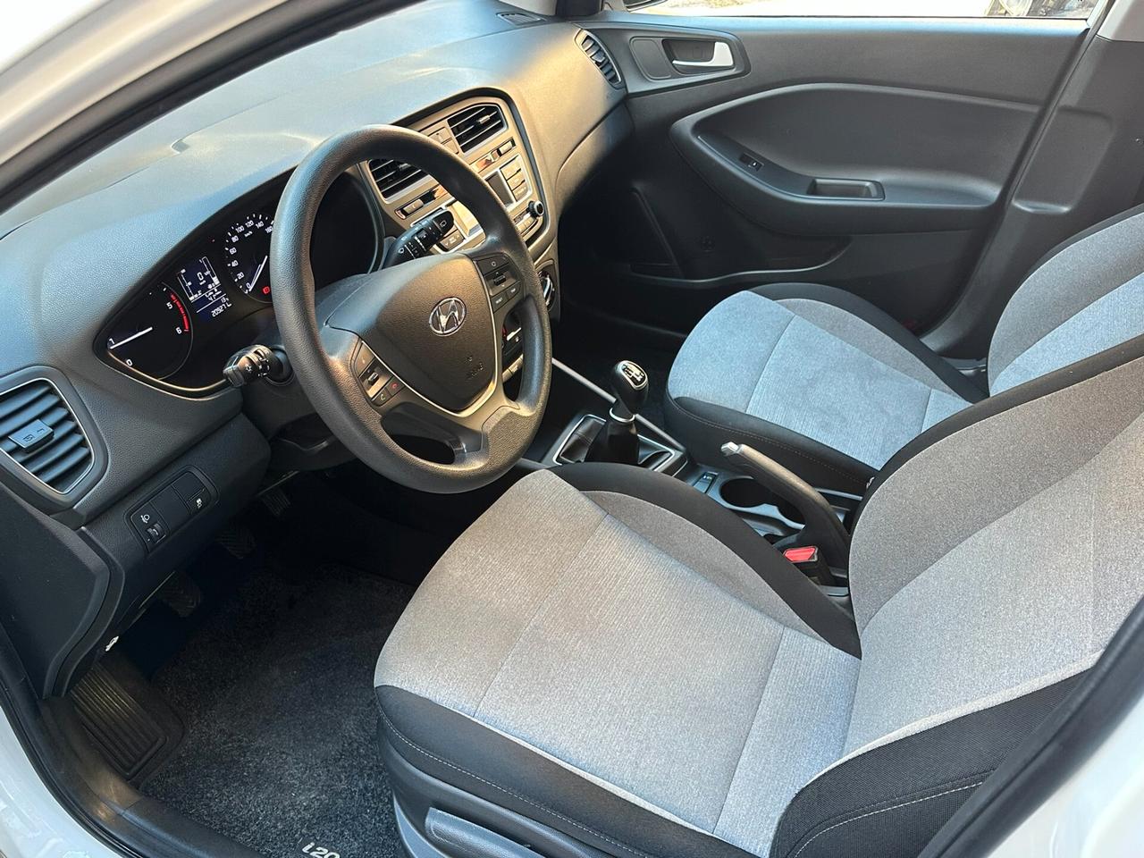 Hyundai i20 1.1 CRDi 12V 5 porte Garanzia 24 mesi