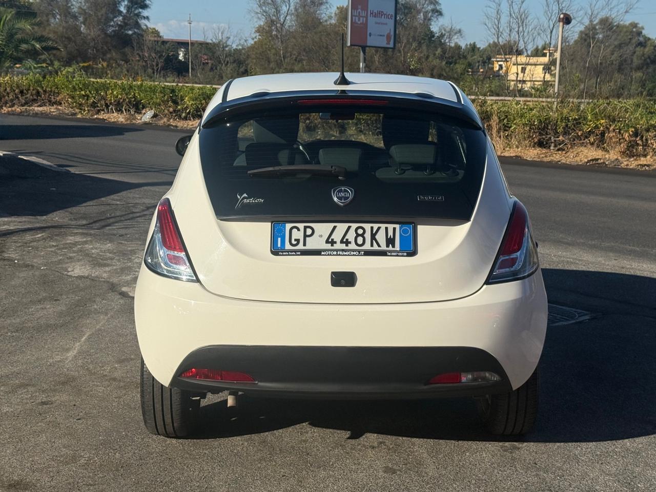 Lancia Ypsilon 1.0 FireFly Hybrid Gold Plus Bianca