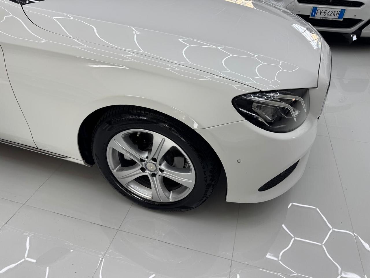 Mercedes-Benz E 220 D 194CV 5p. - Diesel