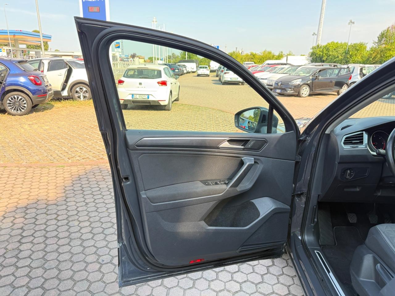 Volkswagen Tiguan 2.0 TDI SCR Life OK NEOPATENTATI in arrivo