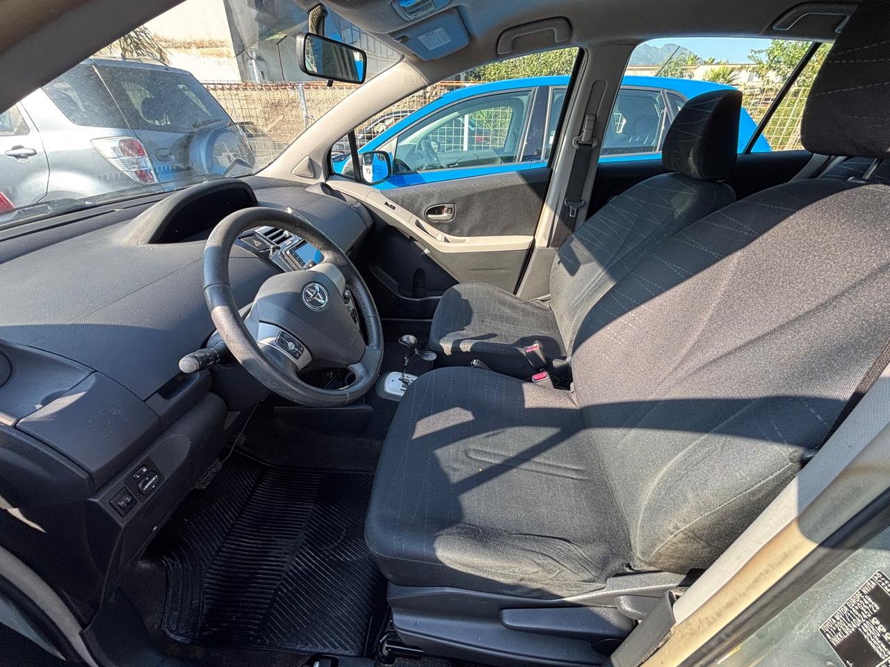 TOYOTA YARIS 1.3 BENZ 87CV AUTOMATICA 5P