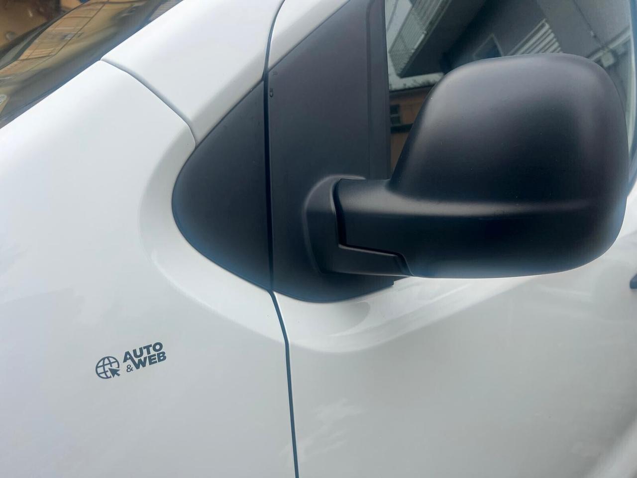 PEUGEOT EXPERT BLUEHDI 122cv FURGONE LAMIERATO