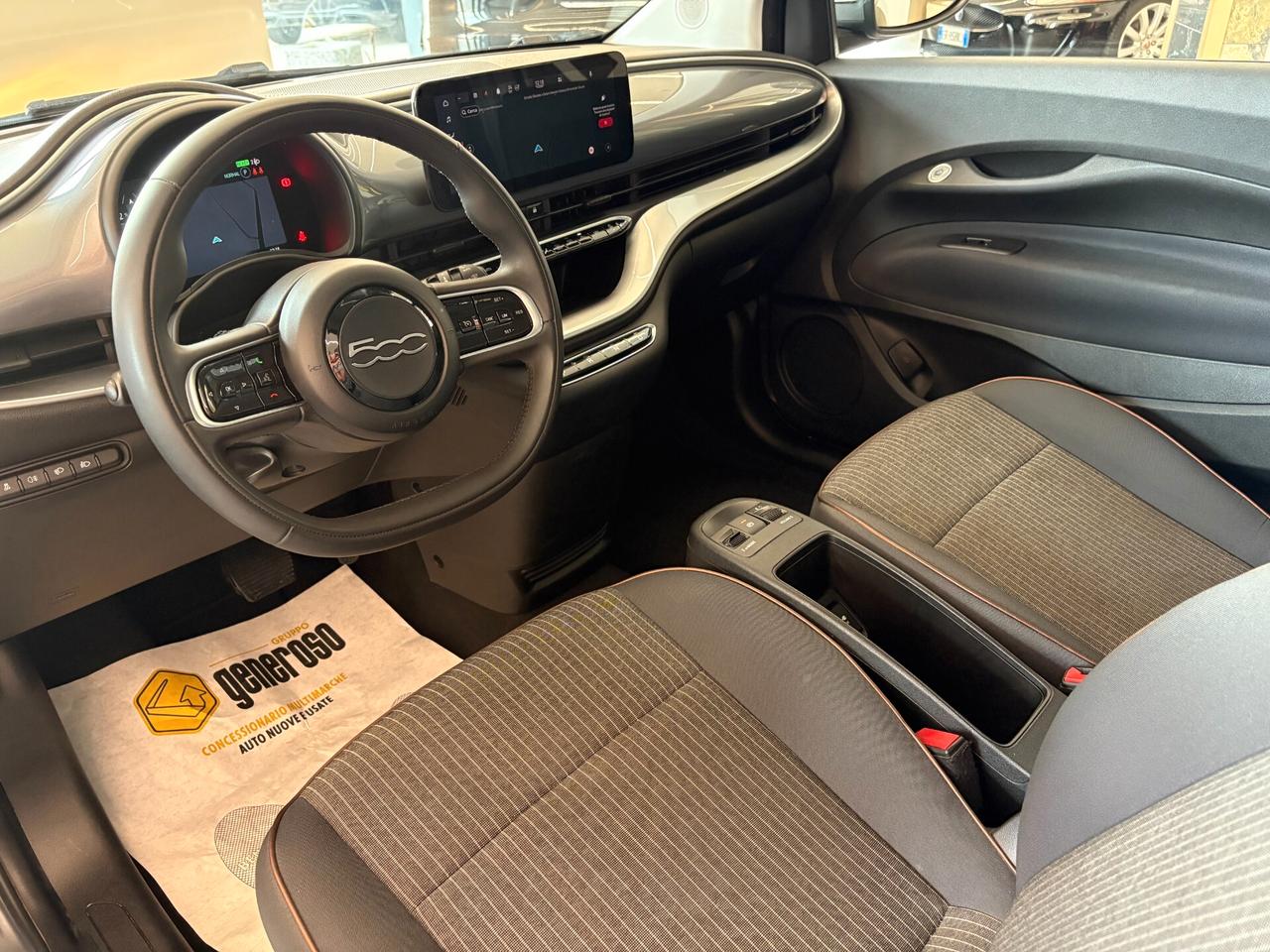 Fiat 500 500e Berlina 42 kWh La Prima