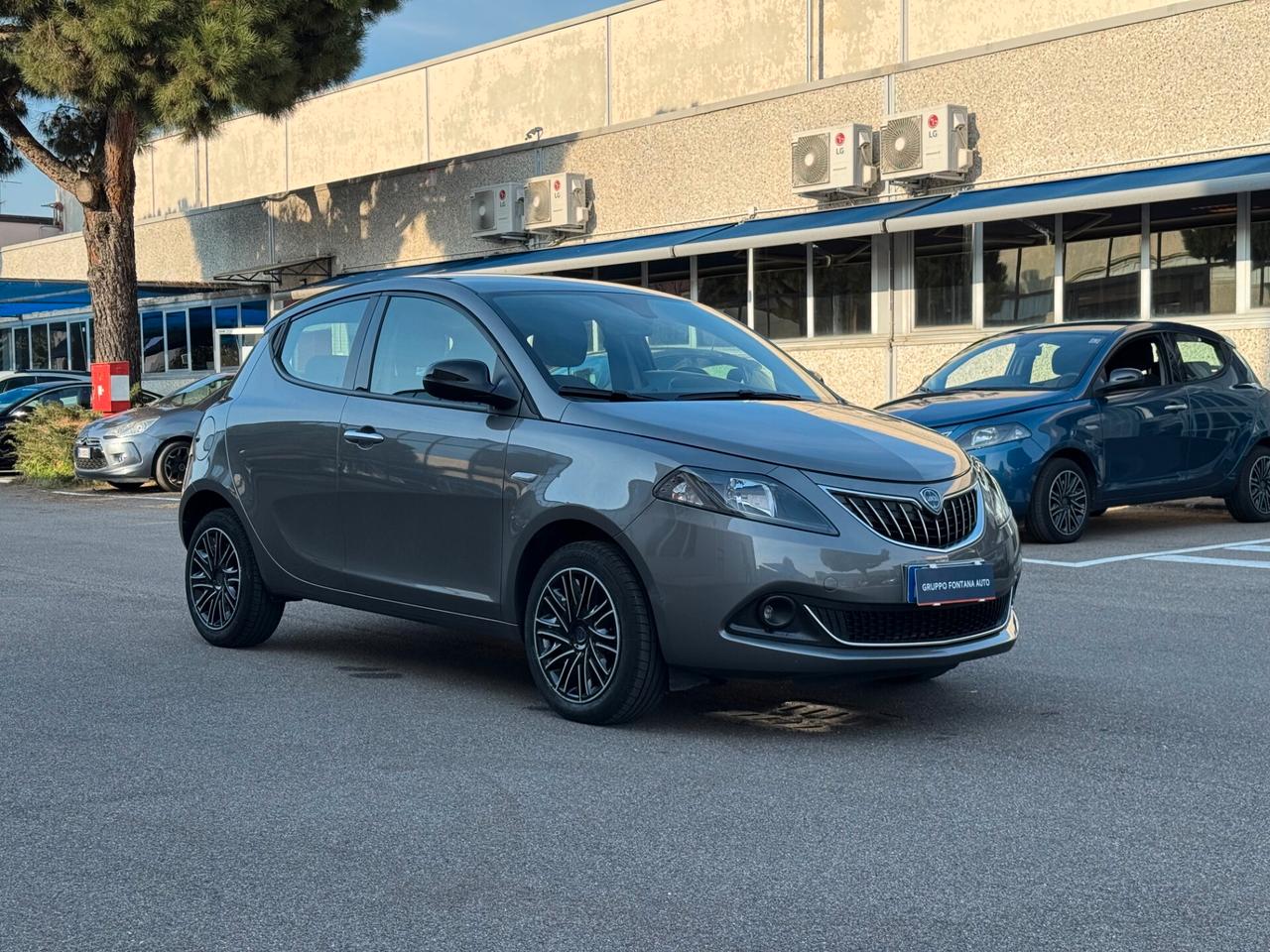 Lancia Ypsilon 1.0 FireFly 5 porte S&S Hybrid Silver Plus OK NEOPATENTATI - UNICO PROPRIETARIO