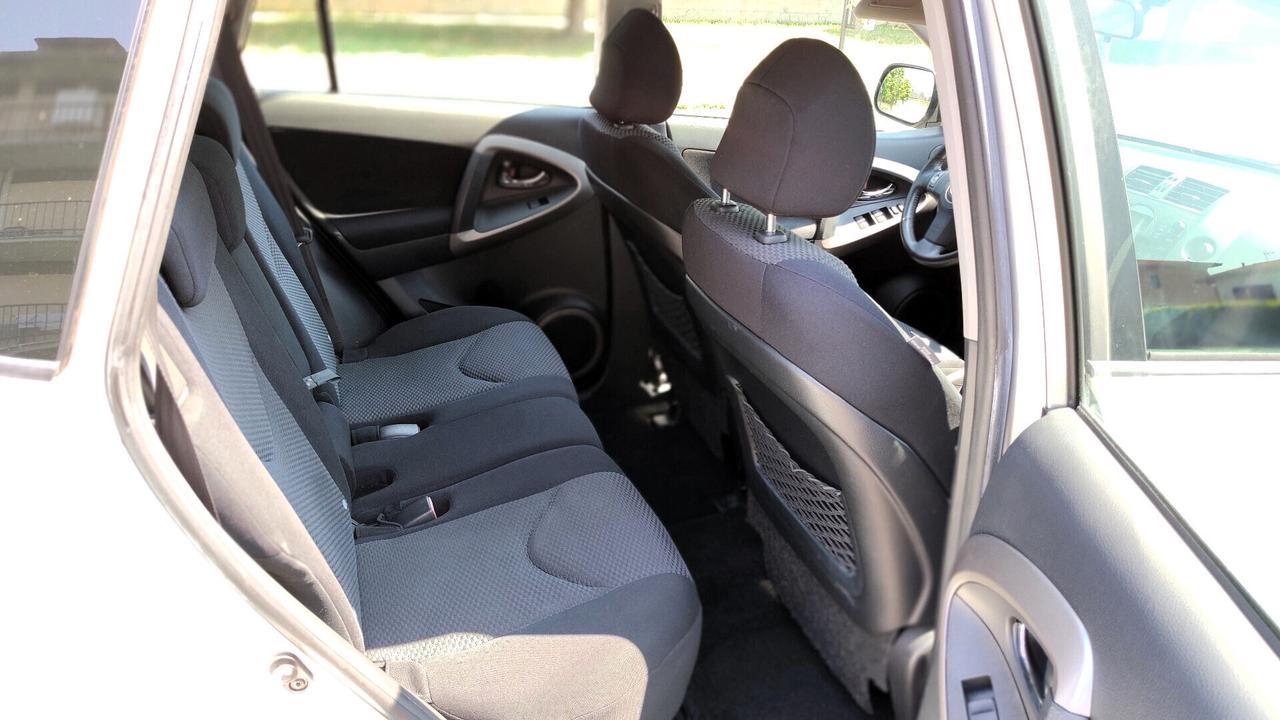 Toyota RAV 4 2.2 D-4D 136 CV Luxury