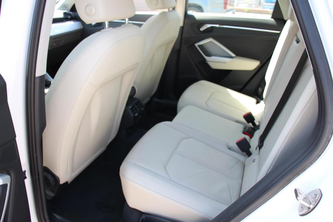 Audi Q3 40 2.0 tdi Business quattro 200cv s-tronic