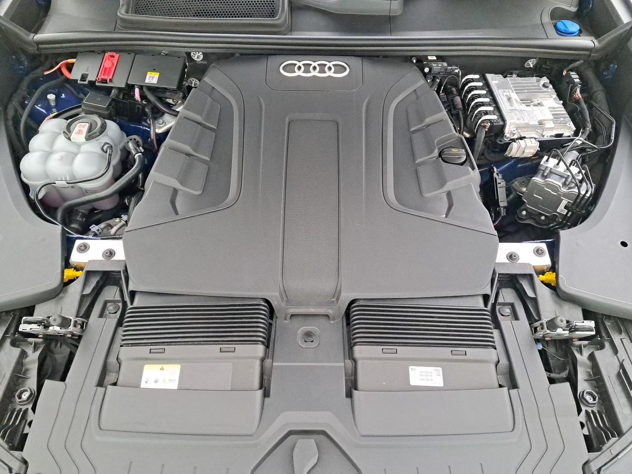 Audi Q8 50 3.0 tdi mhev s line edition quattro tiptronic