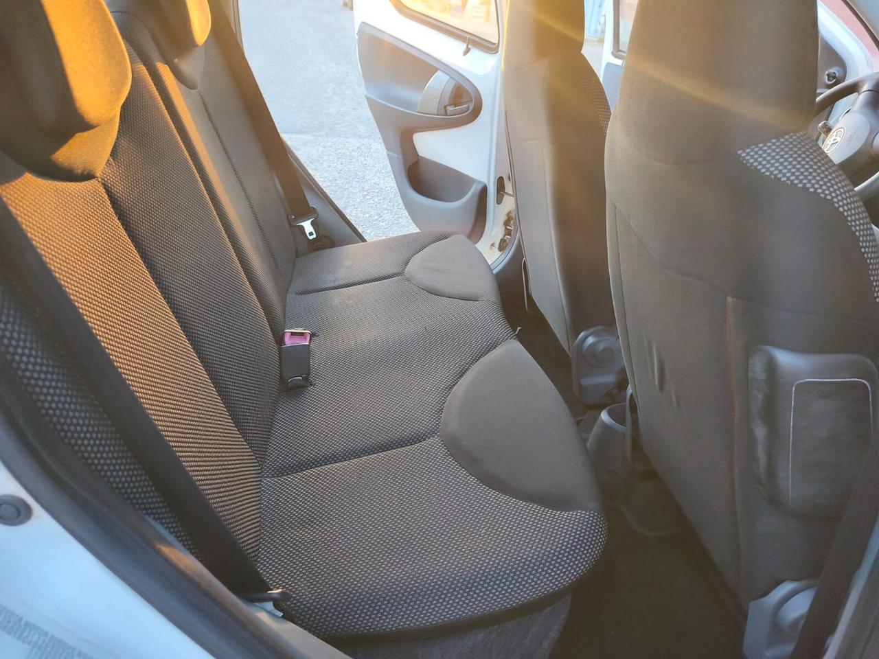 Toyota Aygo 2012----1.0 Benzina Neopatentati