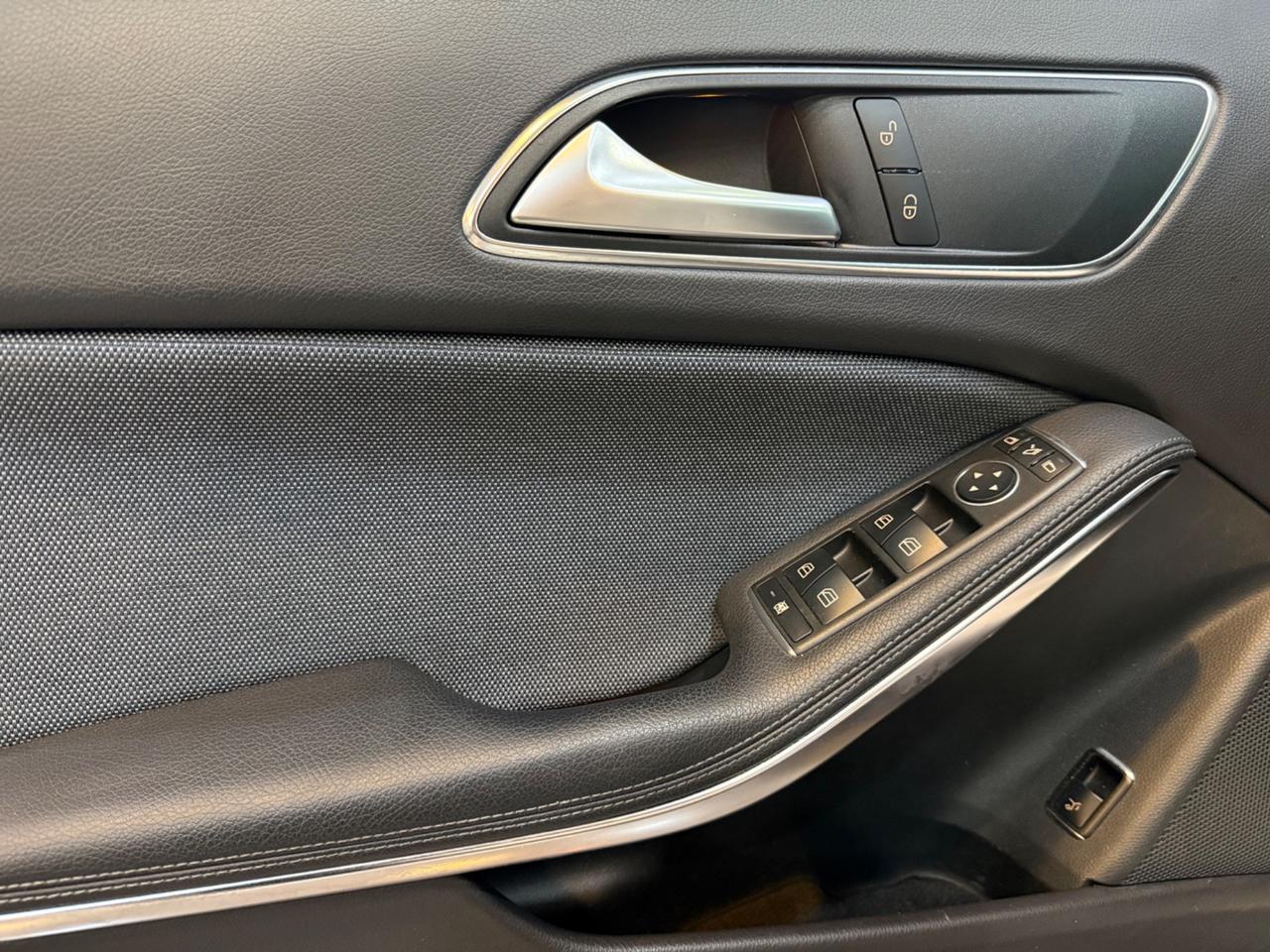 Mercedes-benz GLA 200 d Sport auto !!