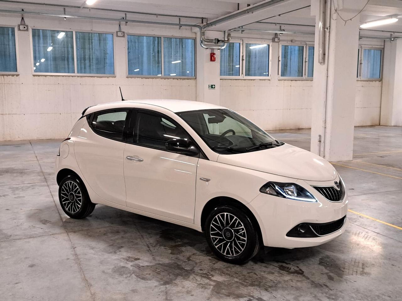 Lancia Ypsilon 1.0 FireFly Hybrid Platino MY'24 Km. 0 (GT568BT)