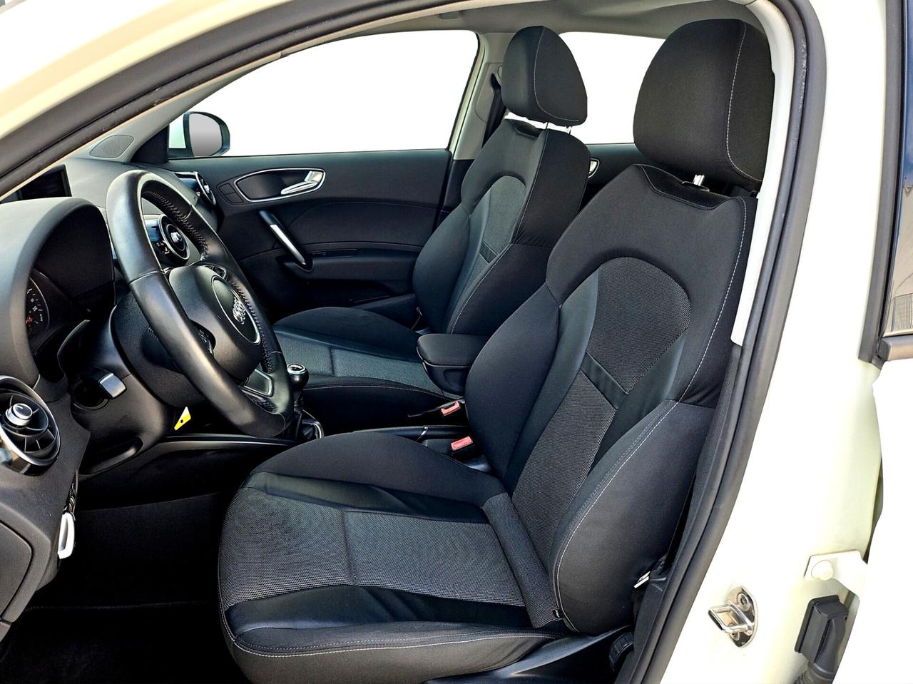 Audi A1 SPB 1.6 TDI 105 CV Ambition TETTO PANORAMICO 5 PORTE