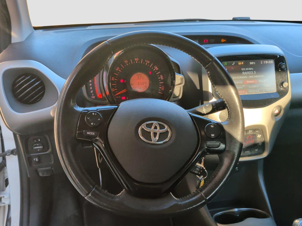 Toyota Aygo 1.0 VVT-i 69 CV 5 porte x-play TSS 2018