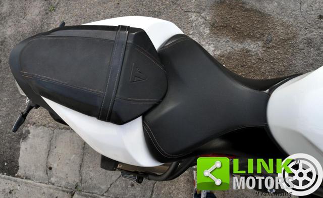 TRIUMPH Speed Triple R 1050