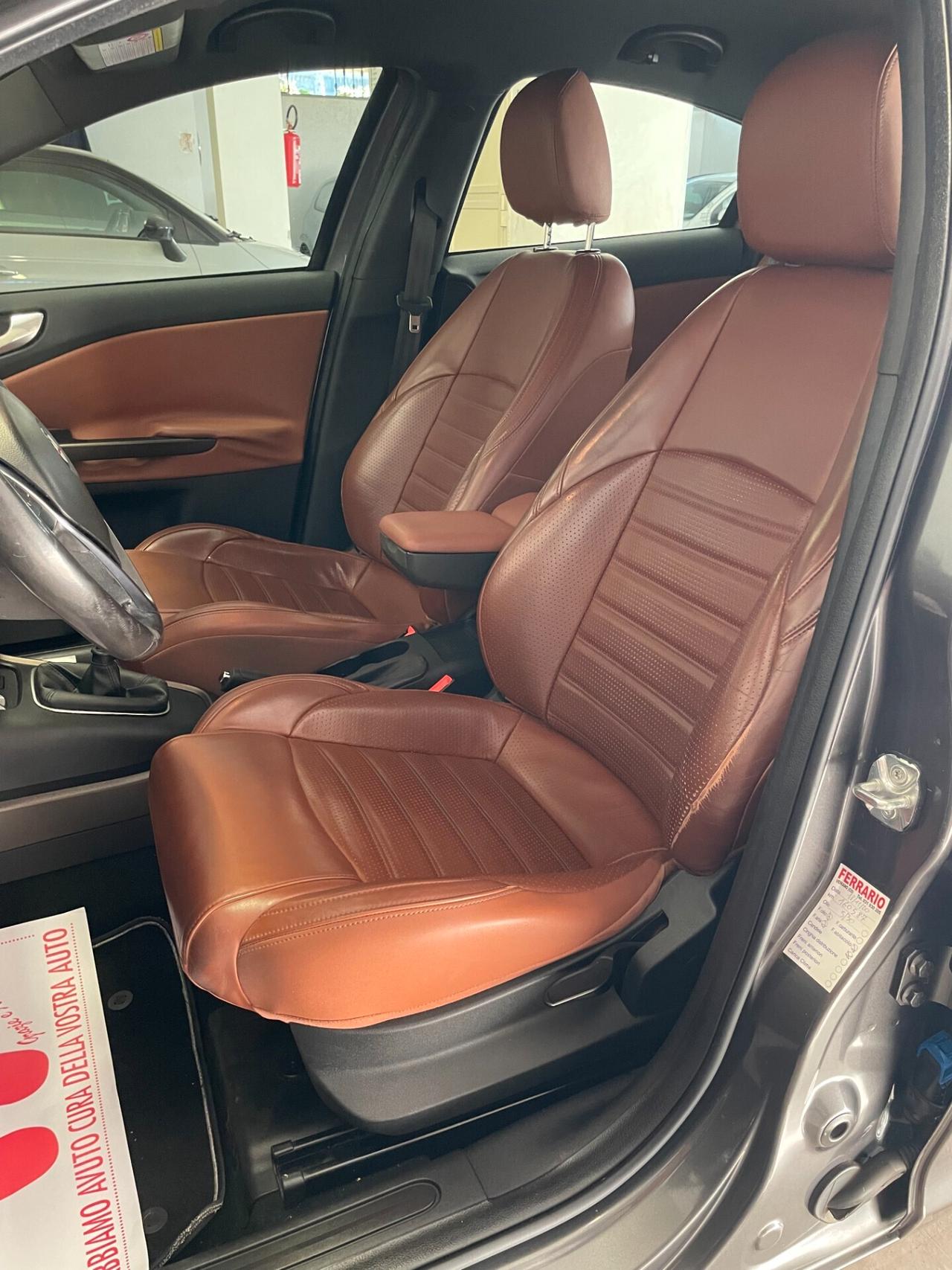 Alfa Romeo Giulietta 1.4 Turbo 120 CV Distinctive Pelle Full NEOPATENTATI !