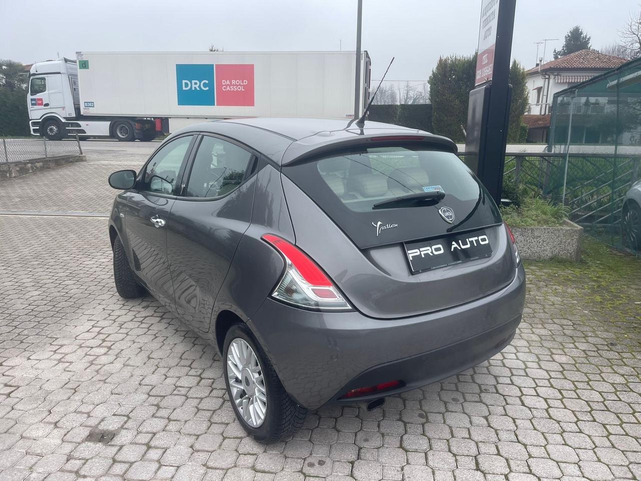 Lancia Ypsilon 0.9 TwinAir 85 CV 5 porte S&S DFN Platinum