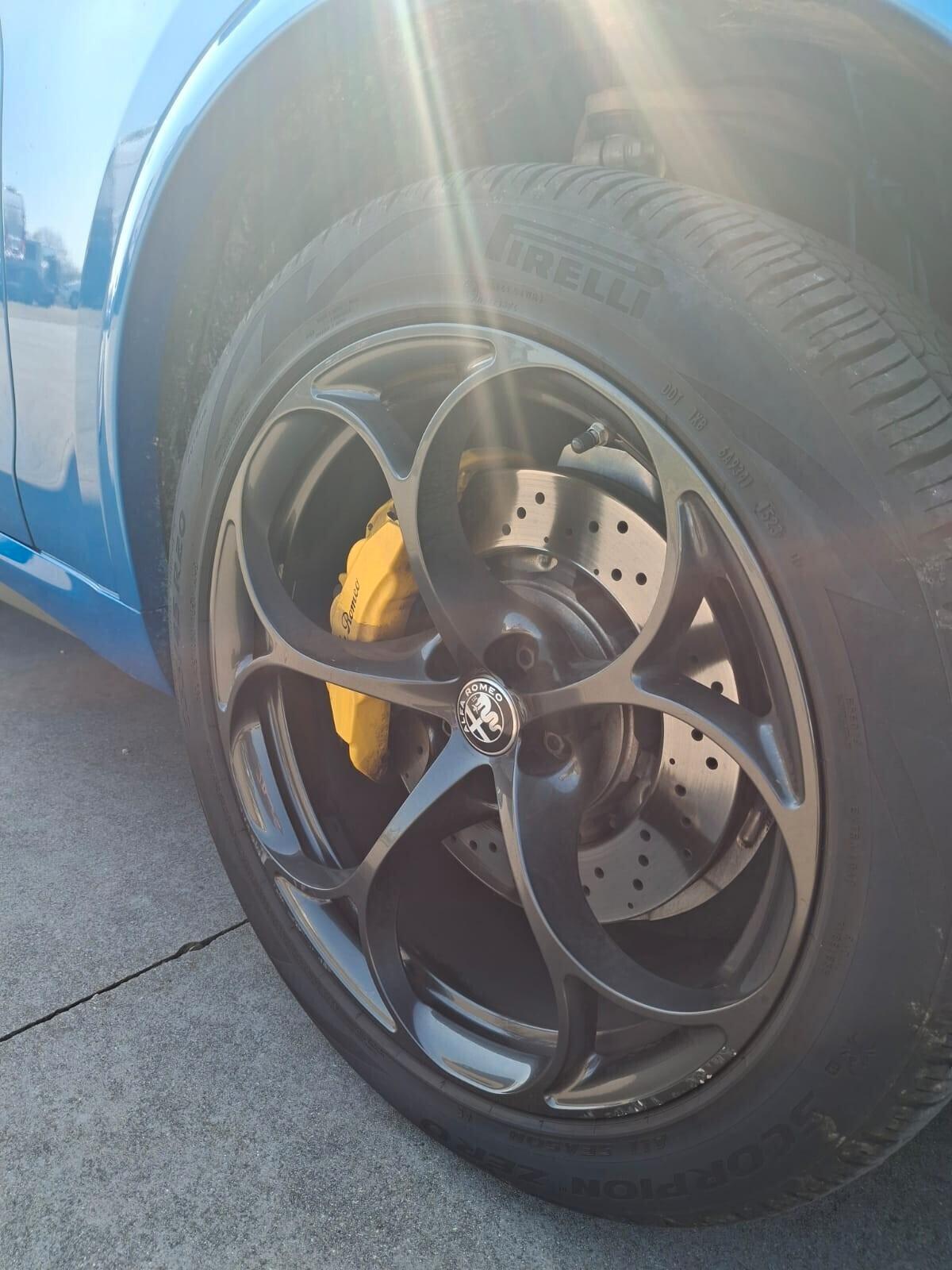 Alfa Romeo Stelvio 2.9 Bi-Turbo V6 510 CV AT8 Quadrifoglio