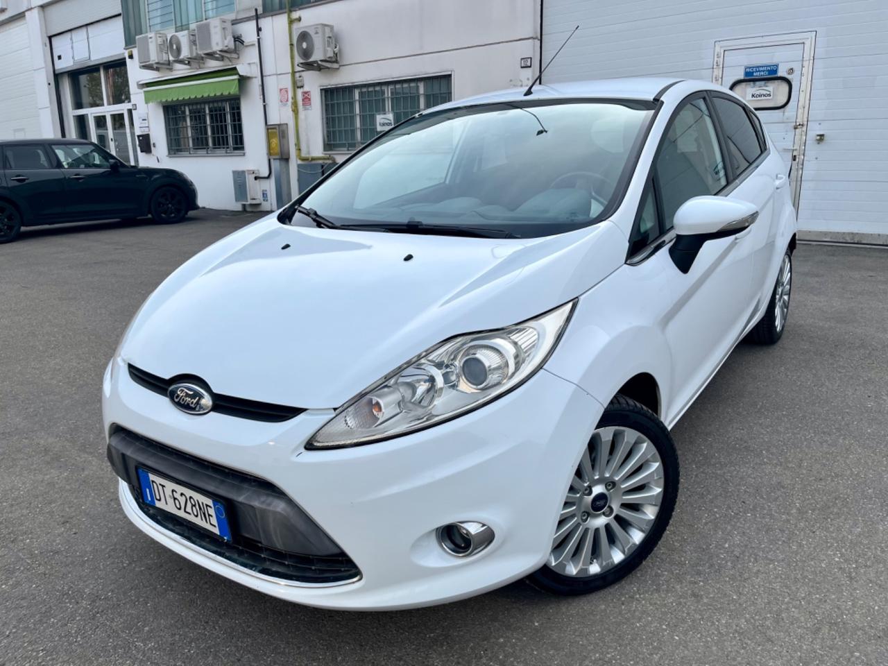 Ford Fiesta 1.2benz 2009 113.000km perfetta per neopatentati