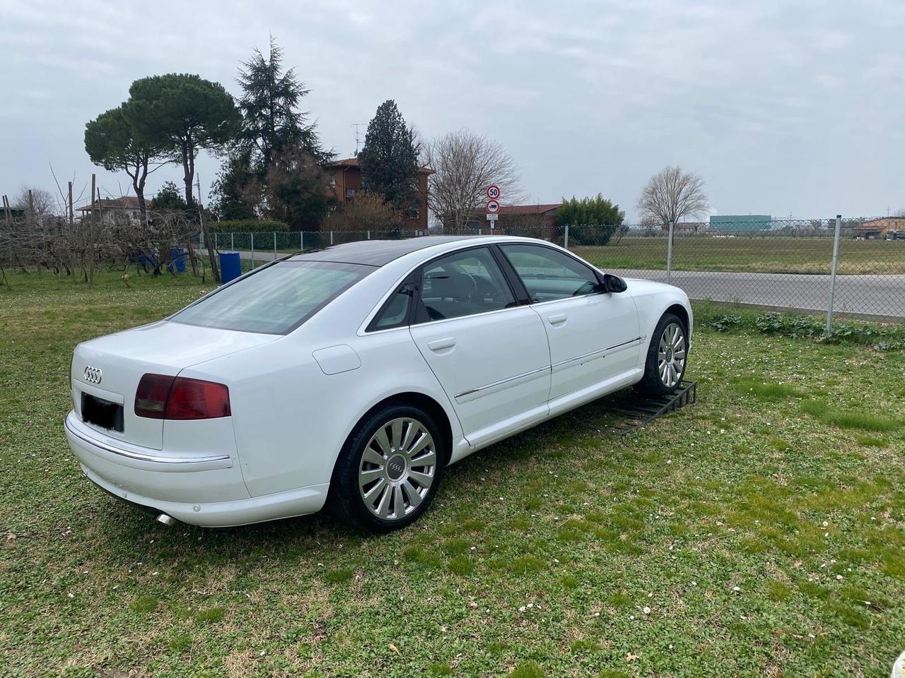 Audi A8 3.0 V6 TDI quattro tiptronic