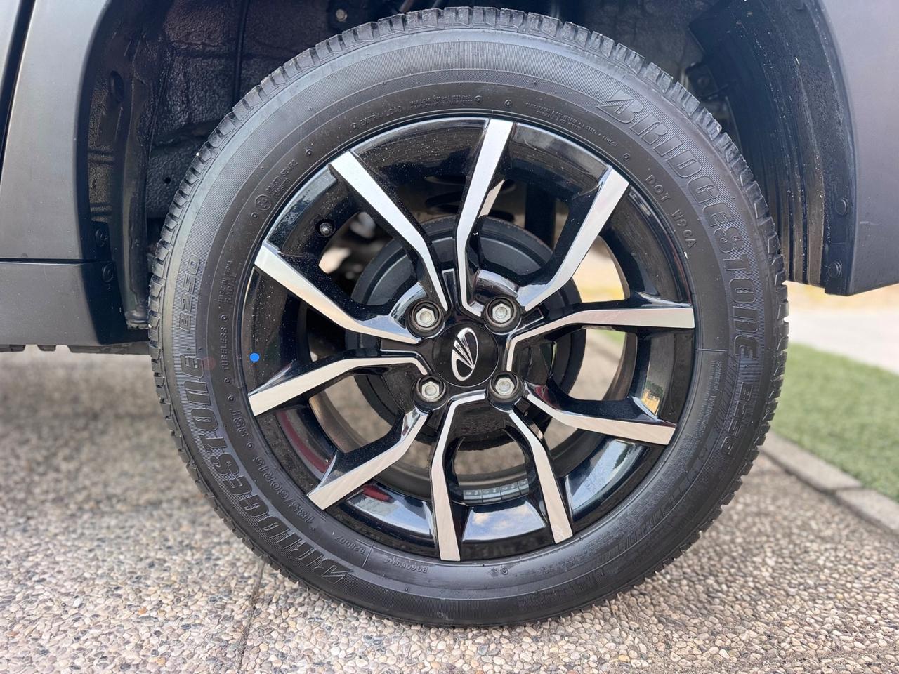 Mahindra KUV100 1.2 VVT K8
