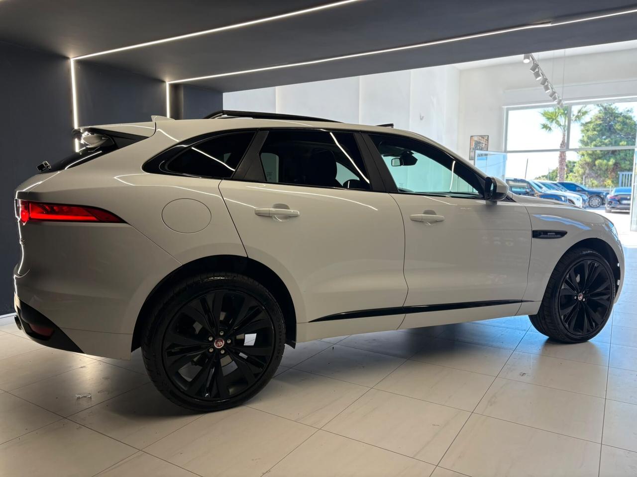 Jaguar F-Pace 3.0 D 300 CV AWD R-Sport