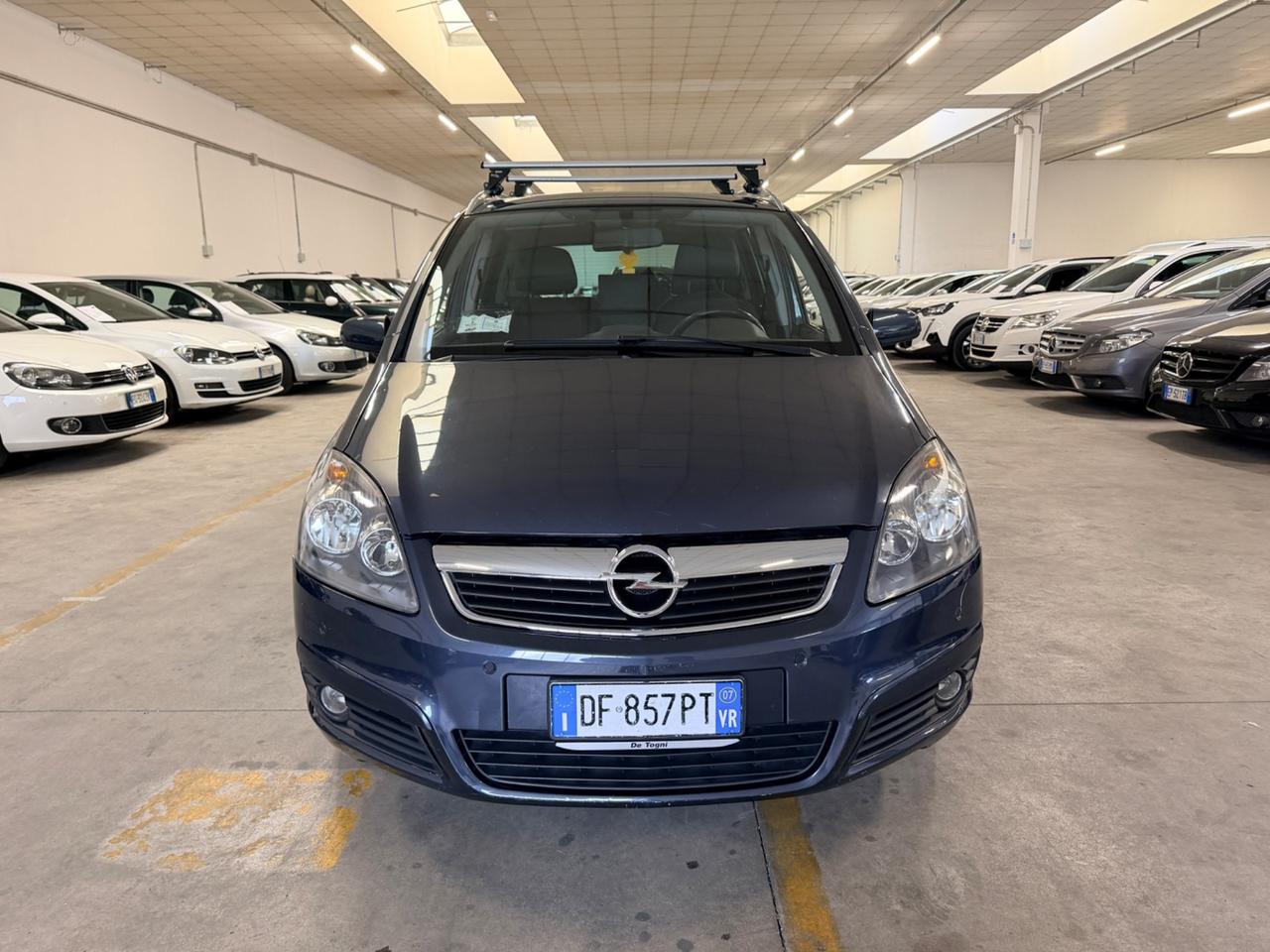 Opel Zafira 1.6 16V ecoM 94CV Cosmo 7 POSTI