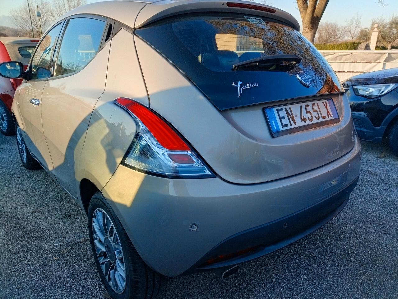 Lancia Ypsilon 1.2 69 CV 5 porte GPL Ecochic ( impianto a gas di casa madre)