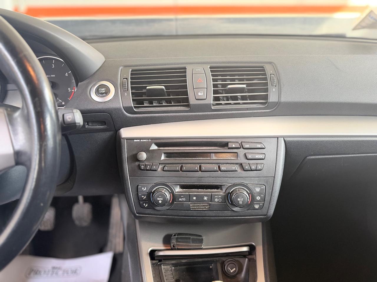 Bmw 118 118d cat 5 porte Attiva NEOPATENTATI