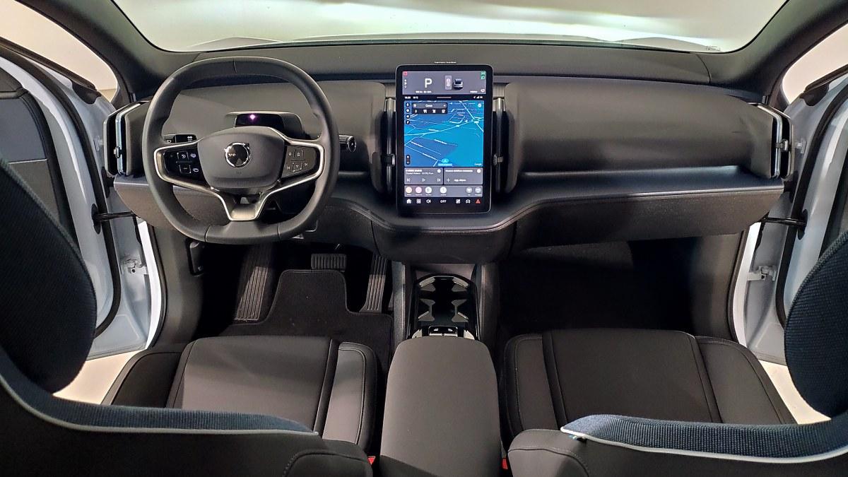 VOLVO Ex30 Single Motor Extended Range Rwd Plus