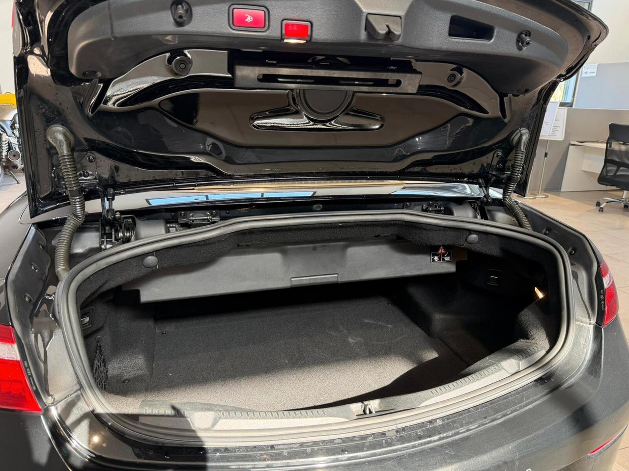 Mercedes-benz E 220 d Auto Cabrio Premium AMG, luci ambient.