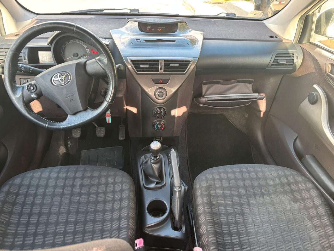 Toyota iQ 1.0