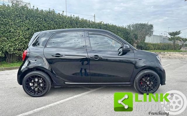 SMART ForFour 70 1.0 Total Black 24 MESI DI GARANZIA INCLUSA