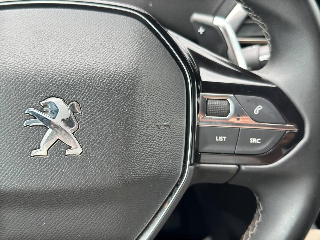 Peugeot 3008 II 1.5 bluehdi Allure Pack 130cv AUTOMATICA E CARPLAY