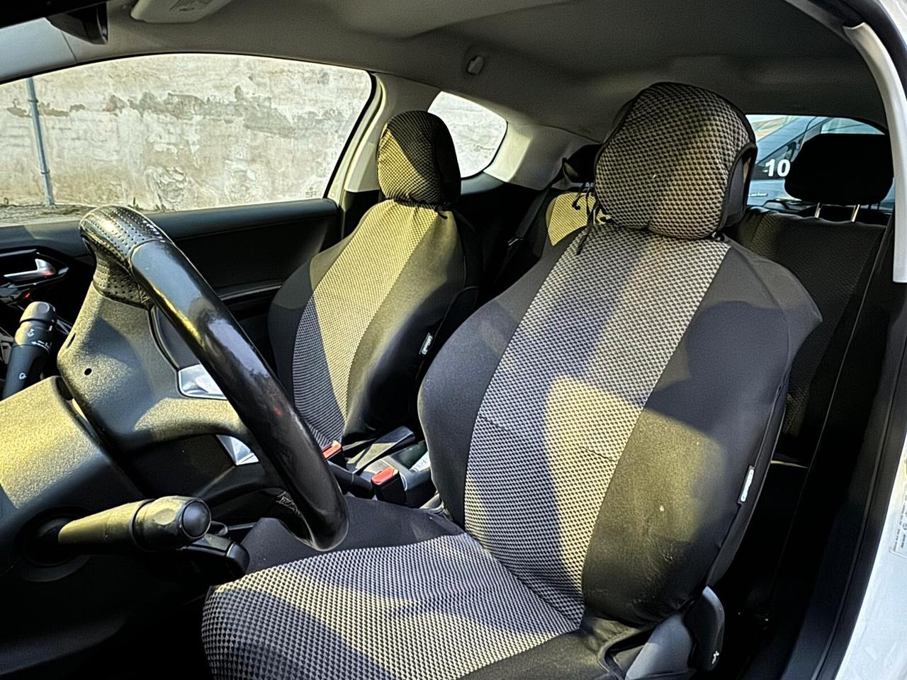 Peugeot 208 1.4 HDi 68 CV 3 porte Allure