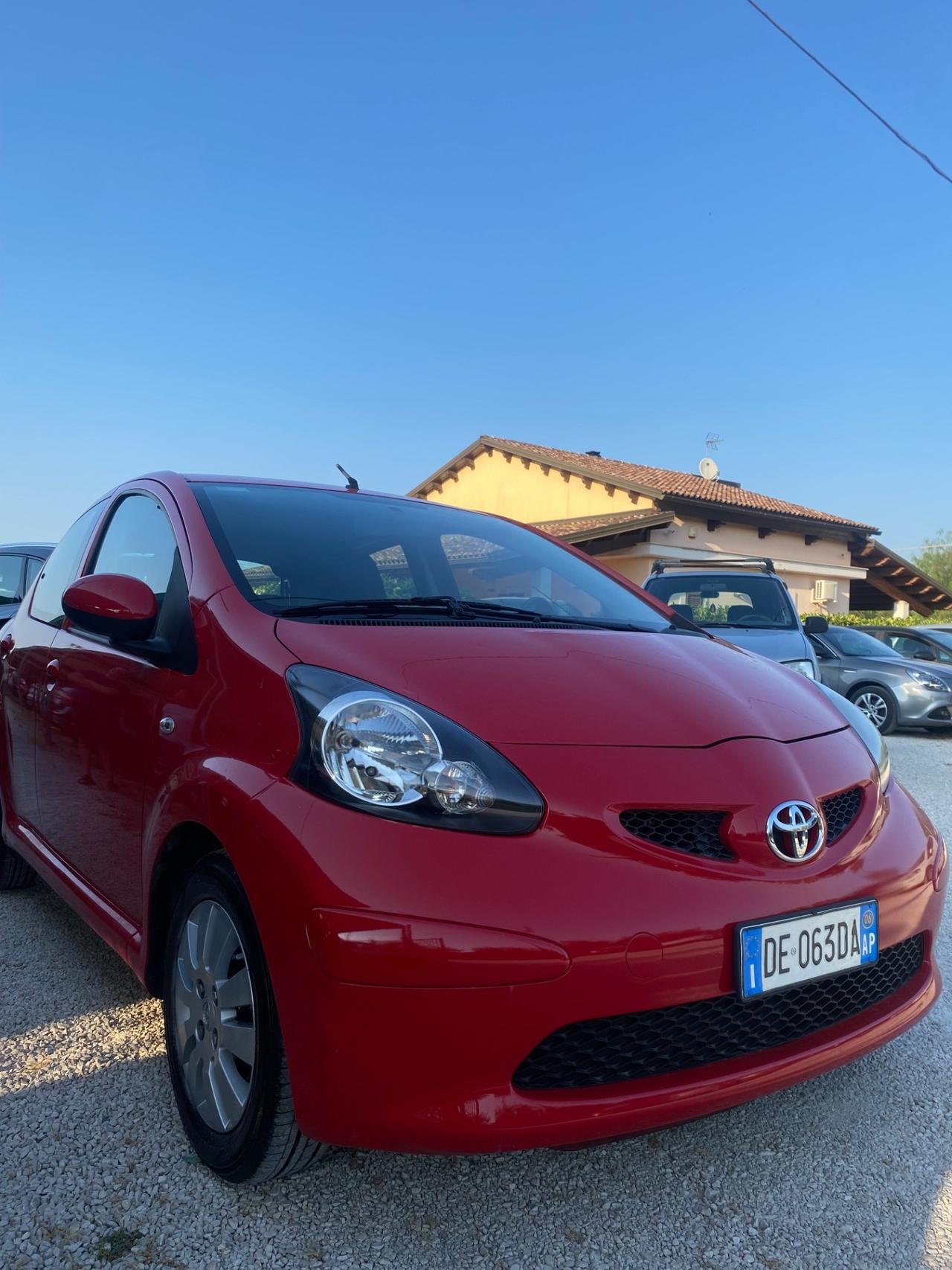 Toyota Aygo 1.0 12V VVT-i 5 porte Sol