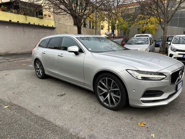 Volvo V90 D4 R-design