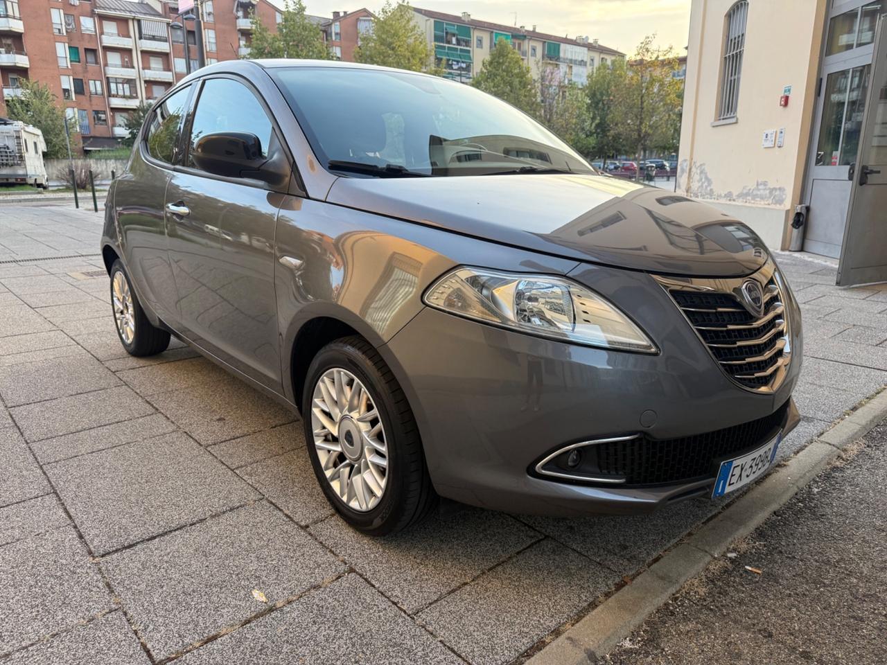 Lancia Ypsilon 1.2 69 CV 5 porte Gold euro 6