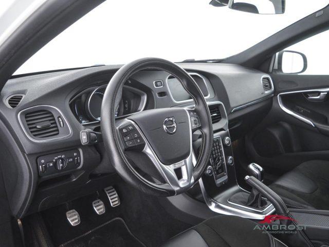 VOLVO V40 D2 R-design