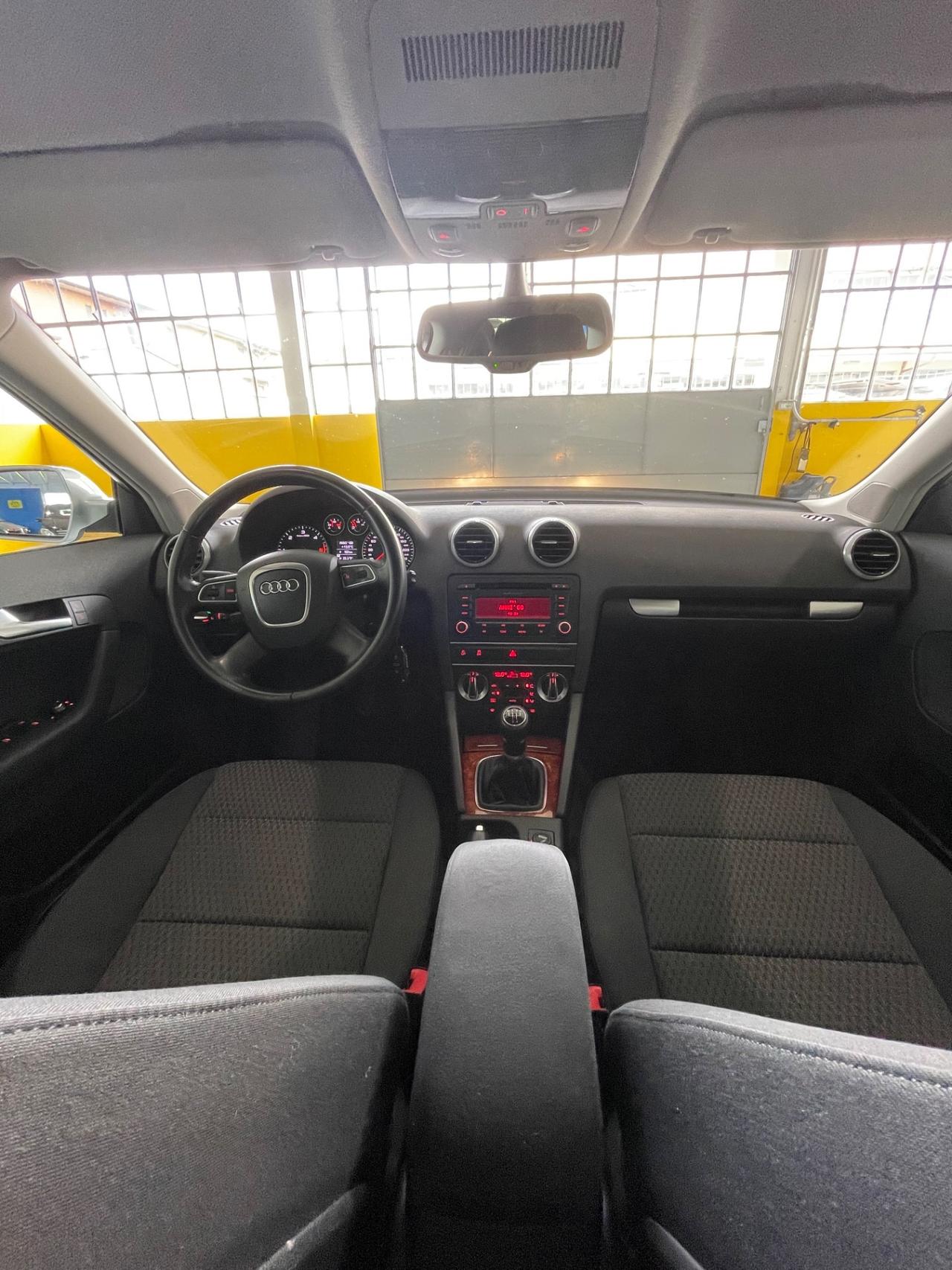 Audi A3 SPB 1.6 TDI 105 CV TAGLIANDI CERTIFICATI