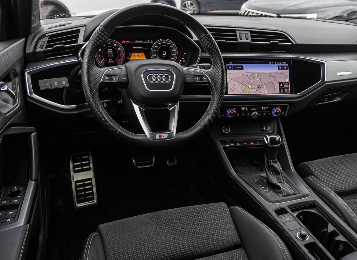 Audi Q3 S line 45TFSI e Stronic