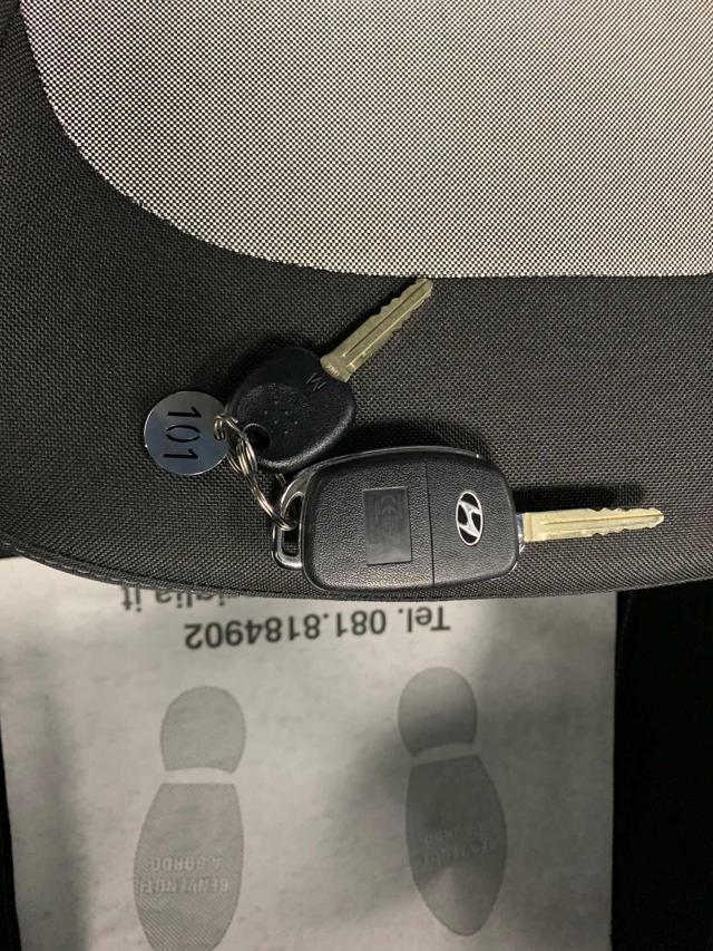 HYUNDAI i10 1.0 Benzina Tech